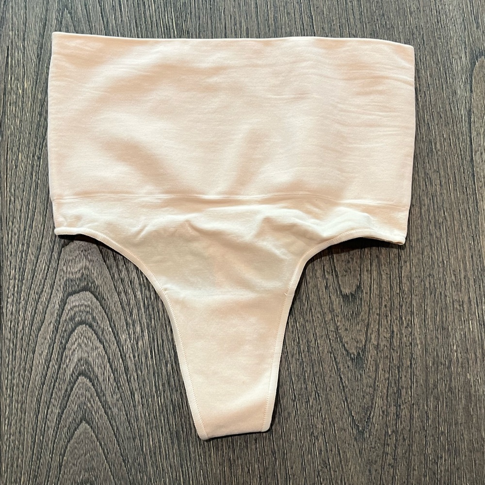 COPY - NWOT Skims Core Control Thong - Size S/M